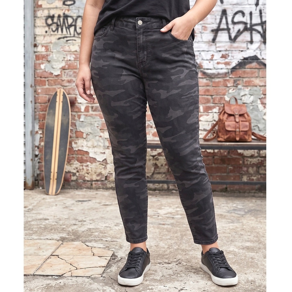 Camo Ankle Skinny Jeans Black Gray Stretch (32x26.5) Size 10 Urban Girly Grunge